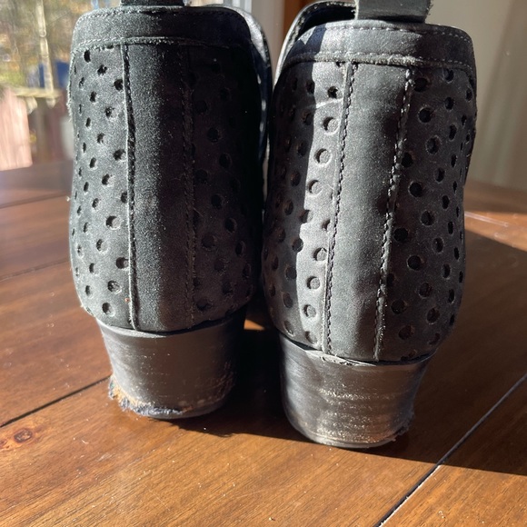 Woman’s Steve Madden Ankle Boots size 7 - Picture 3 of 4